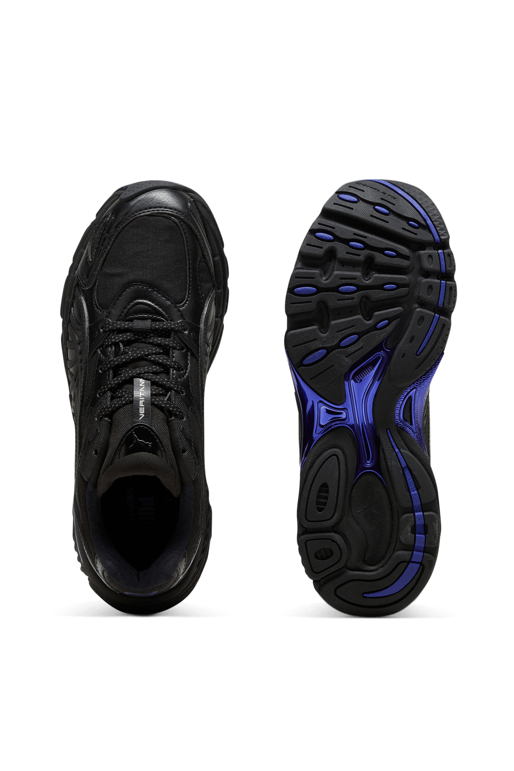 תמונת תקריב של נעלי סניקרס PUMA