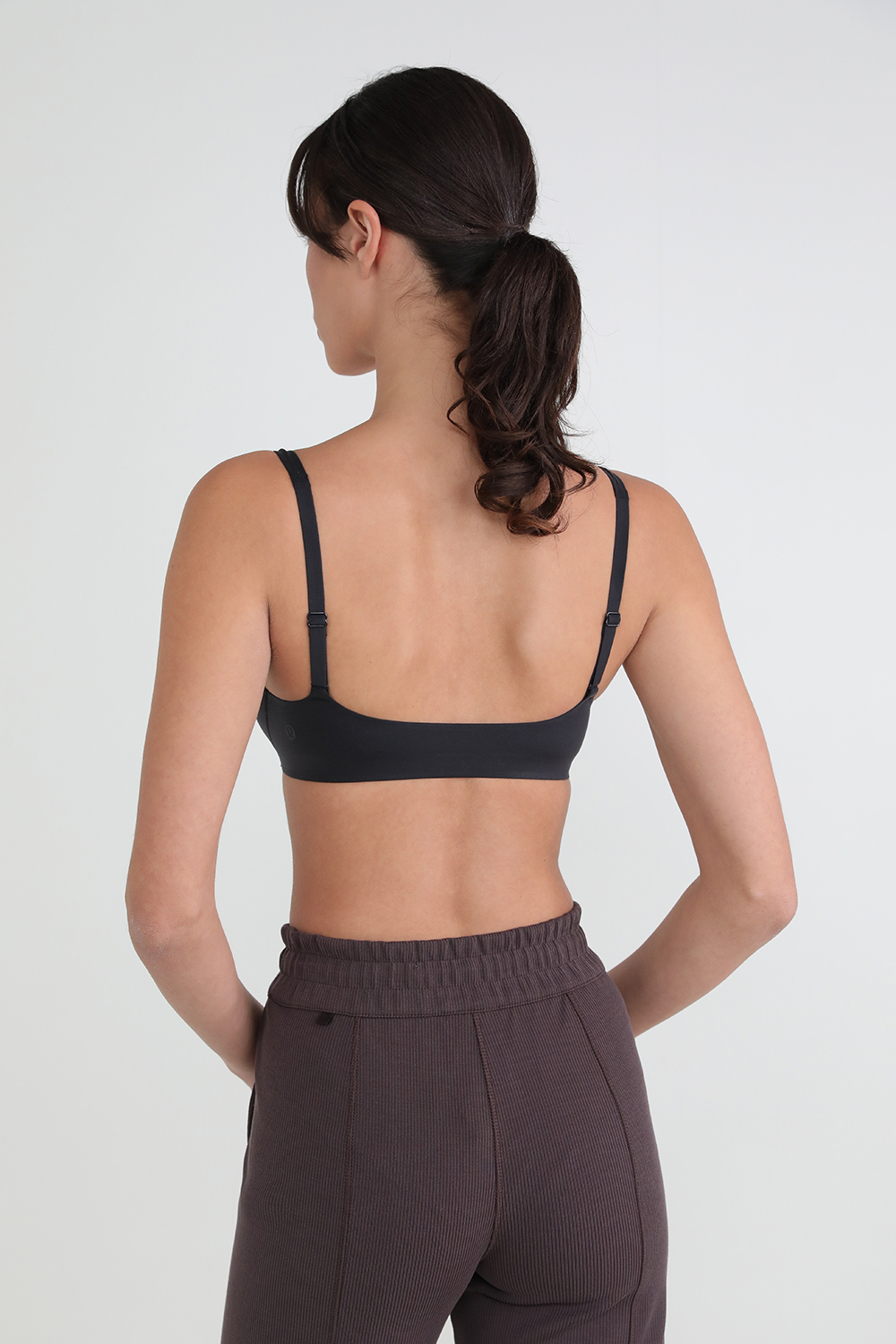 תמונת דוגמן אחורית של Wundermost Ultra-Soft Nulu Scoop Neck Brallette