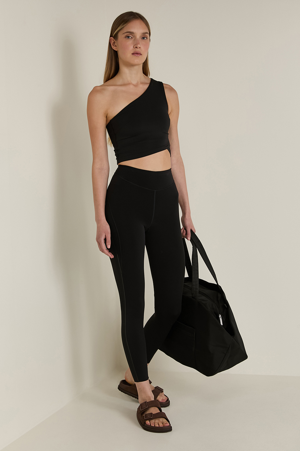 תמונת דוגמן קידמית של City Essentials Bag LULULEMON
