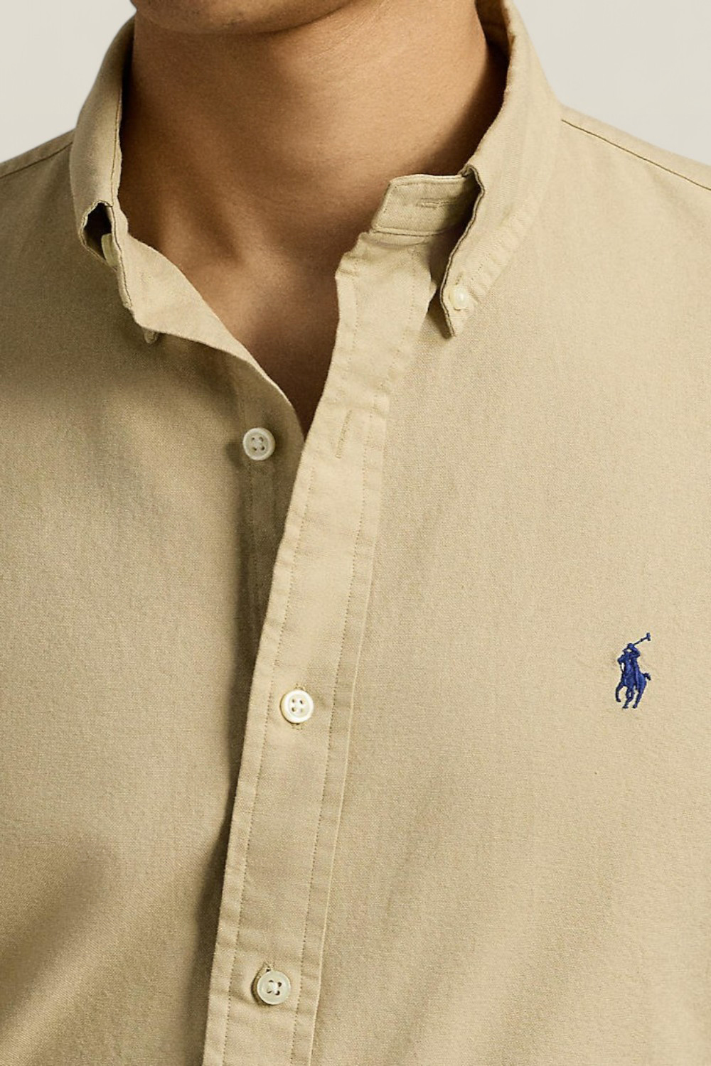תמונת תקריב דוגמן של חולצת כפתורים POLO RALPH LAUREN