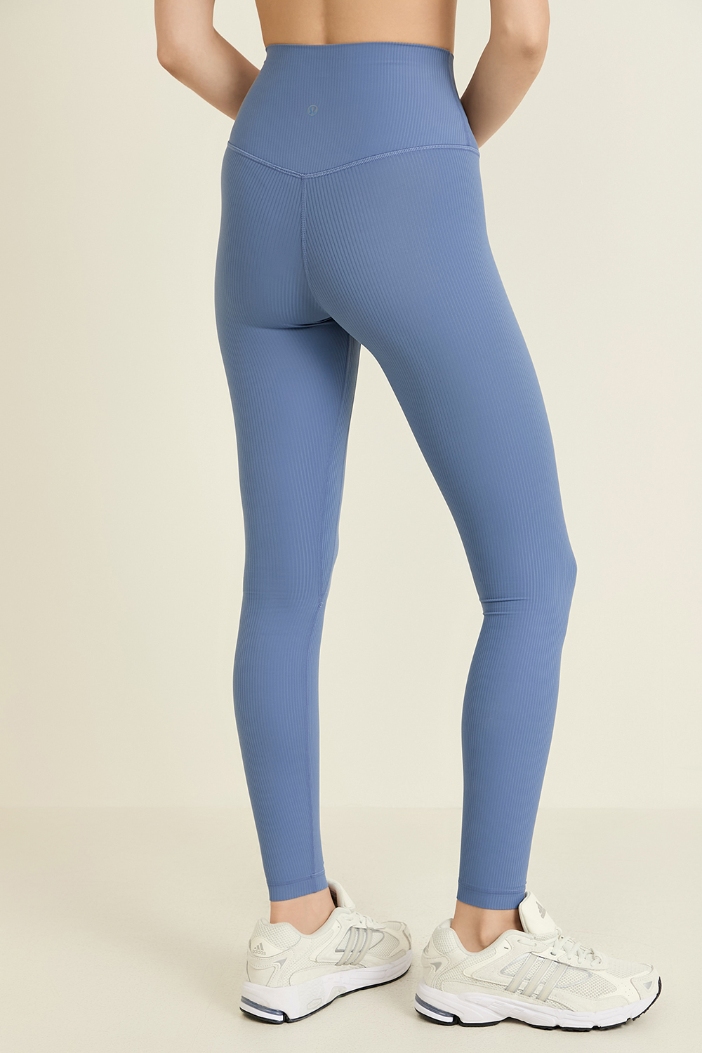 תמונת דוגמן אחורית של Align™ High-Rise Ribbed Pant 28 LULULEMON
