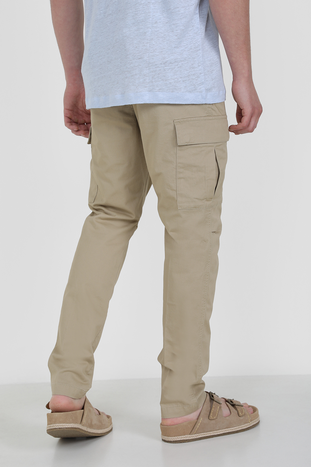 תמונת דוגמן אחורית של מכנסי קרגו POLO RALPH LAUREN