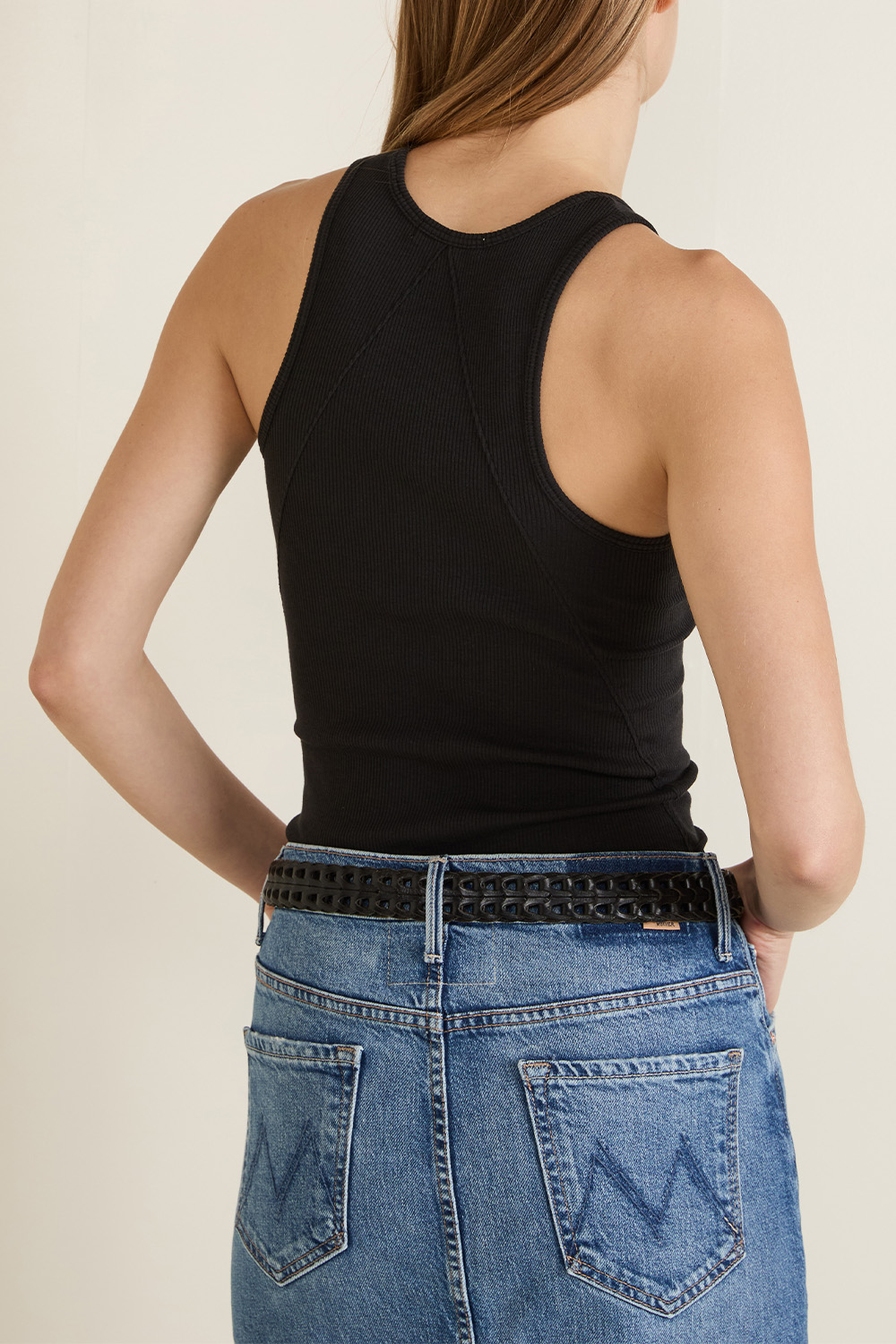 תמונת דוגמן אחורית של גופיית ריב RAG & BONE