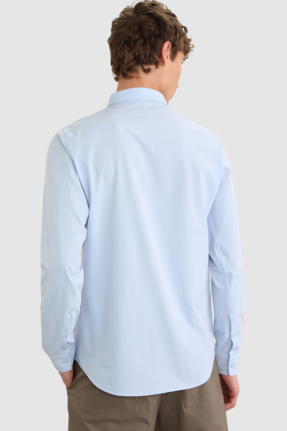 תמונת דוגמן אחורית של New Venture Slim-Fit Long-Sleeve Shirt
