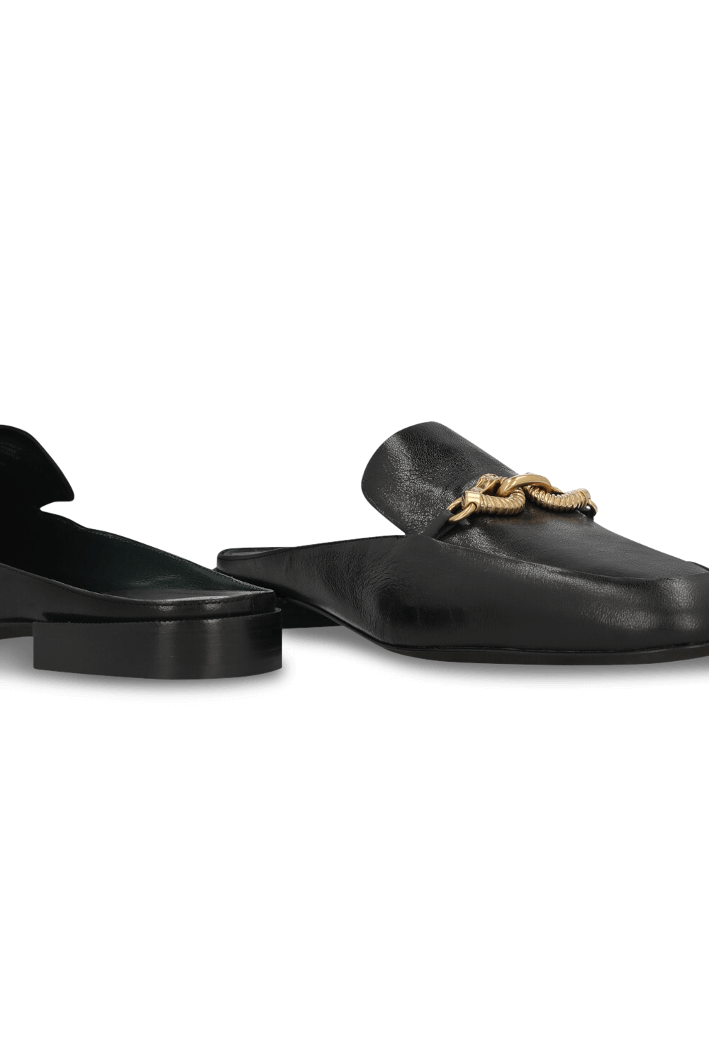 תמונת תקריב של נעלי מוקסינים סליידס TORY BURCH