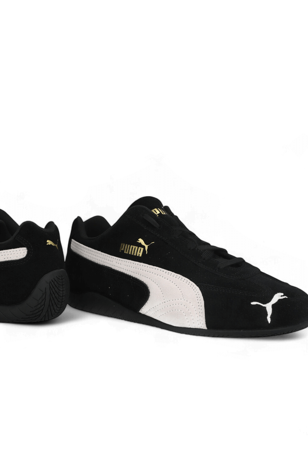 תמונת תקריב של נעלי סניקרס ספידקאט PUMA
