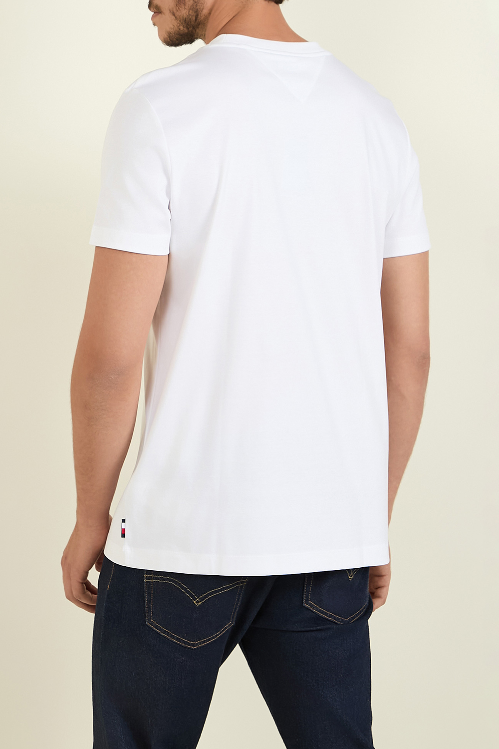 תמונת דוגמן אחורית של חולצת טי TOMMY HILFIGER