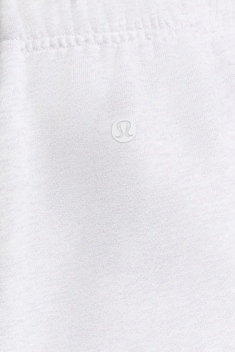 תמונת תקריב דוגמן של Scuba Mid-Rise Oversized Jogger Short 6 LULULEMON