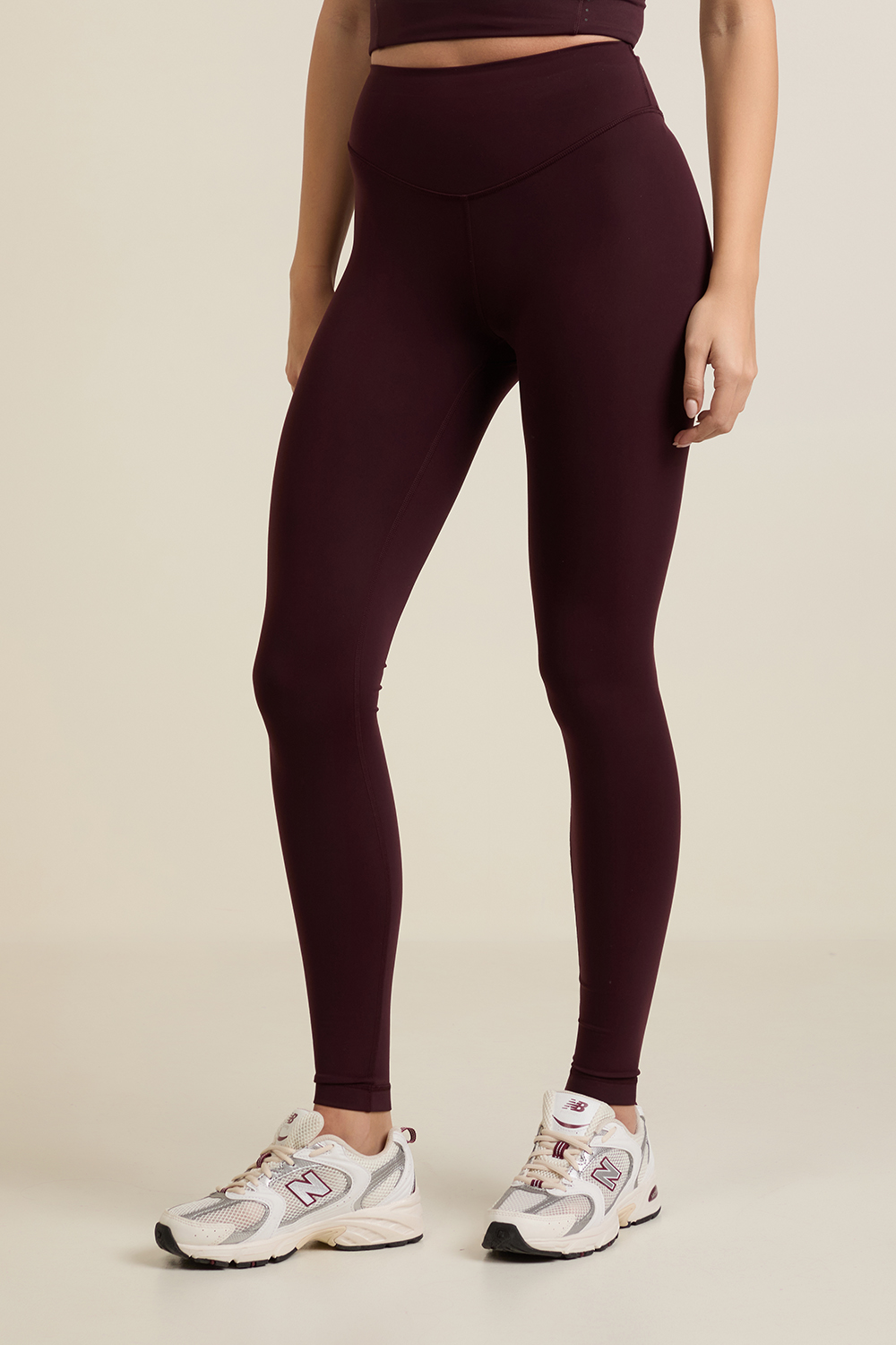 תמונת דוגמן קידמית של Wunder Under SmoothCover High-Rise Tight 28 LULULEMON