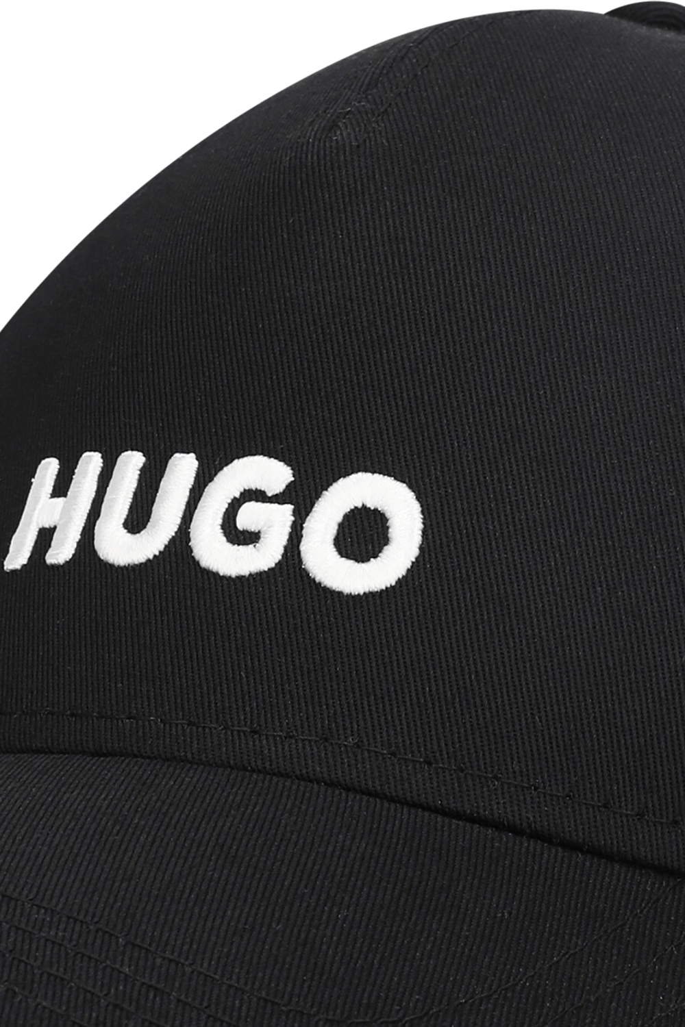 תמונת תקריב של כובע מצחייה HUGO