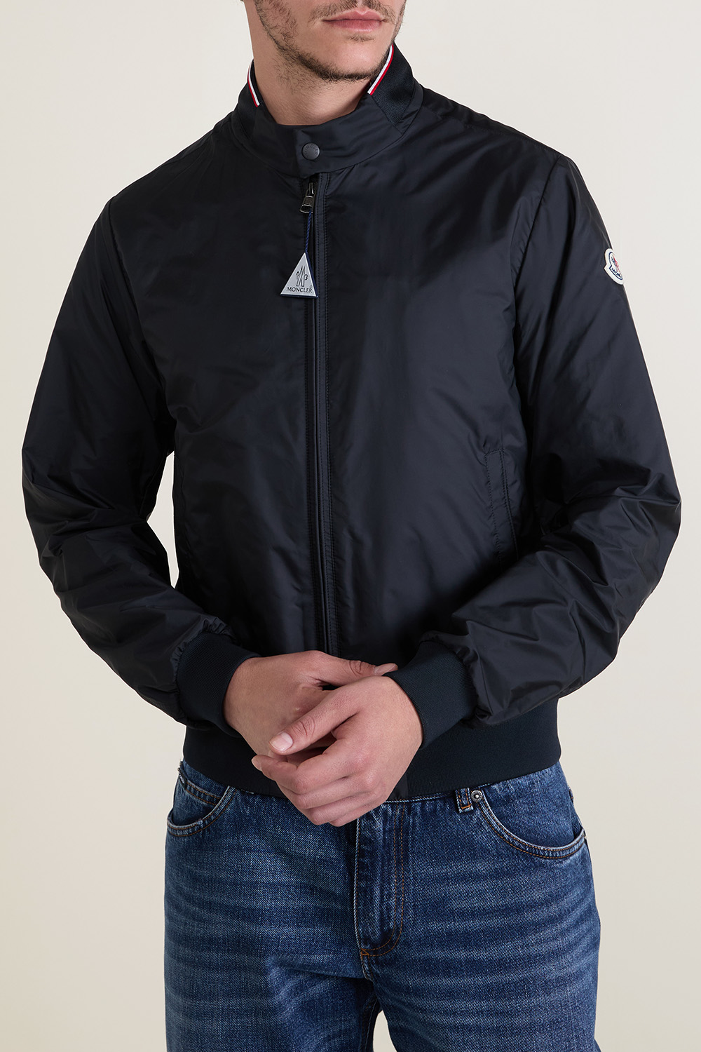 תמונת דוגמן קידמית של מעיל רוח MONCLER