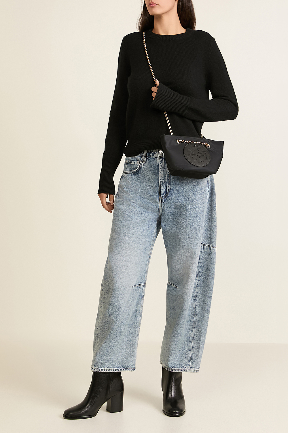 תמונת דוגמן קידמית של מגפוני עקב TORY BURCH