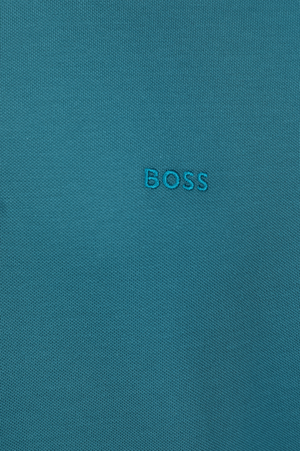 תמונה אחורית של חולצת פולו עם לוגו רקום BOSS