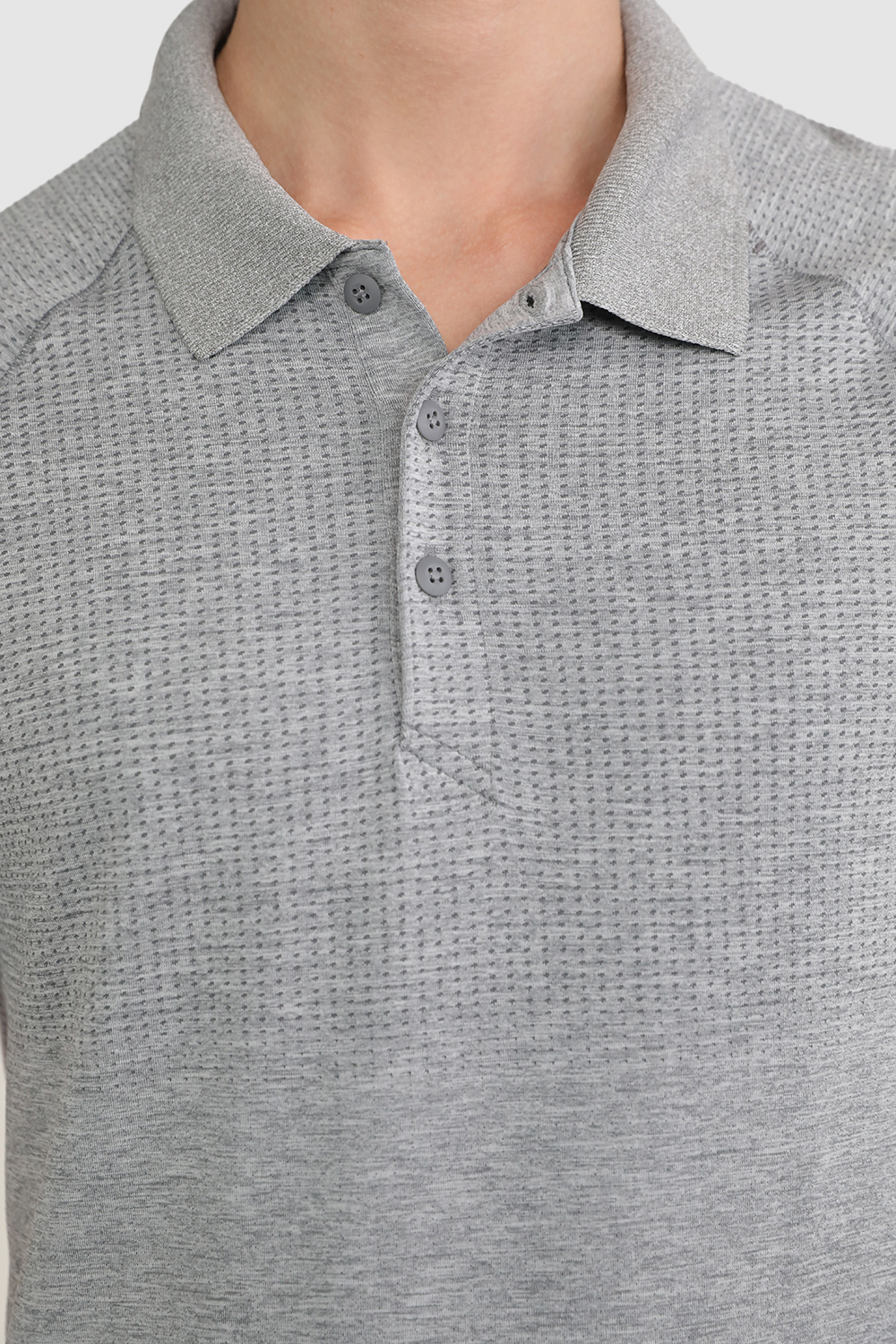 תמונת תקריב דוגמן של Metal Vent Tech Polo Shirt