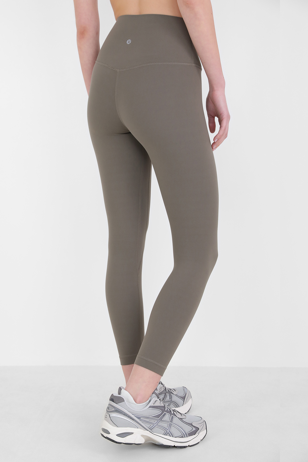 תמונת דוגמן אחורית של Align HR Crop 23 LULULEMON