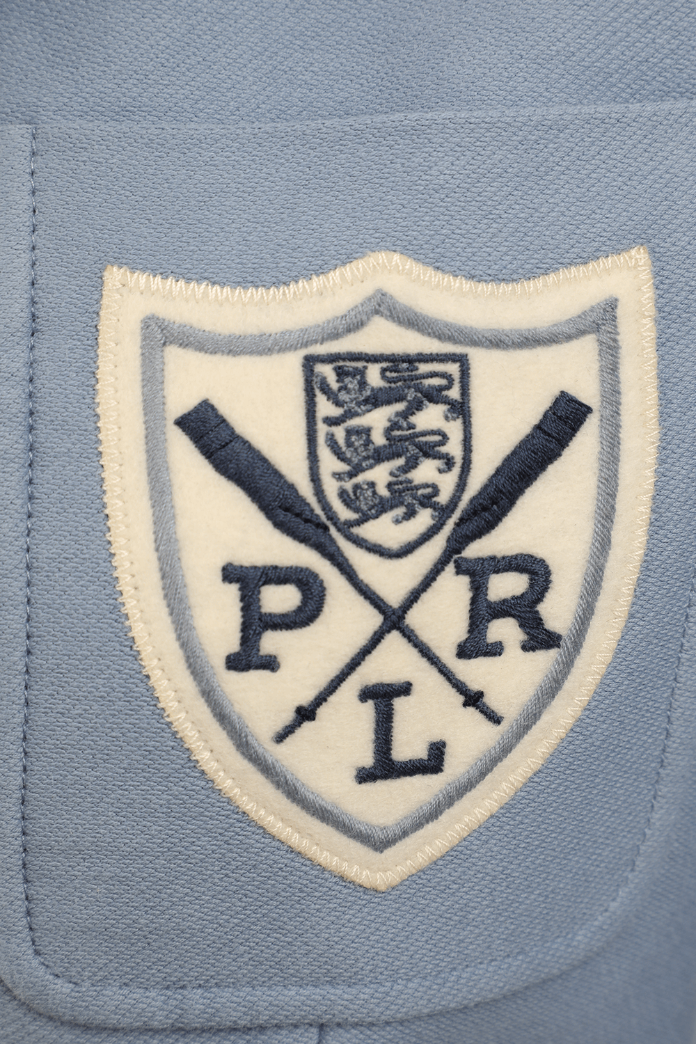 תמונה אחורית של Crest Patch Blazer in Light Blue
