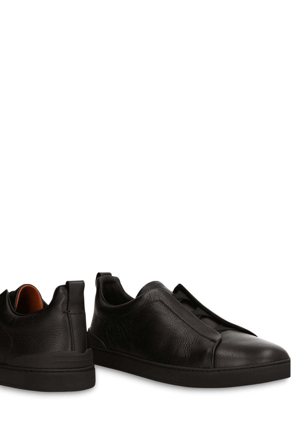 תמונת תקריב של נעלי סניקרס ZEGNA