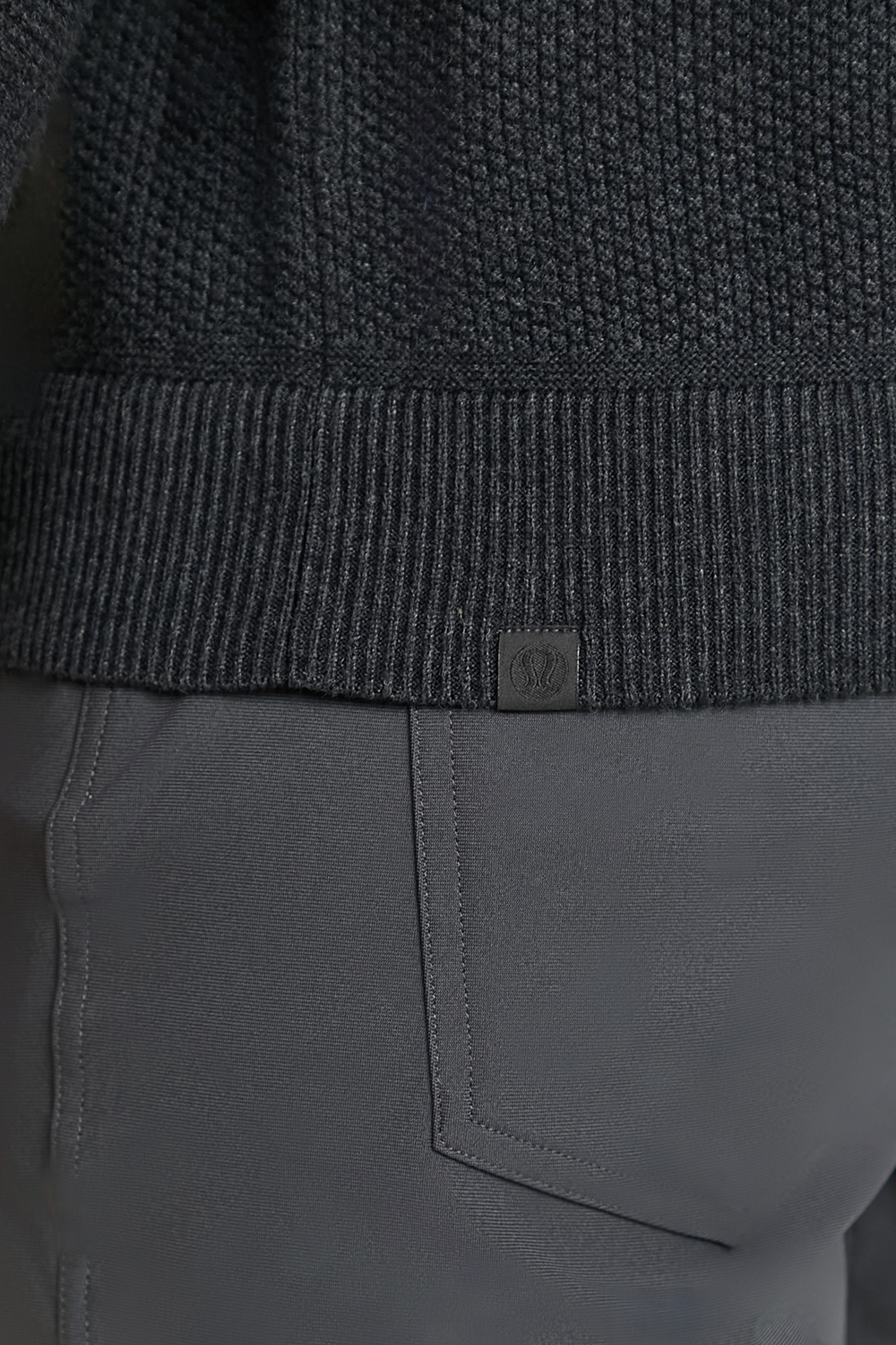 תמונת תקריב דוגמן של Textured Knit Crewneck Sweater LULULEMON