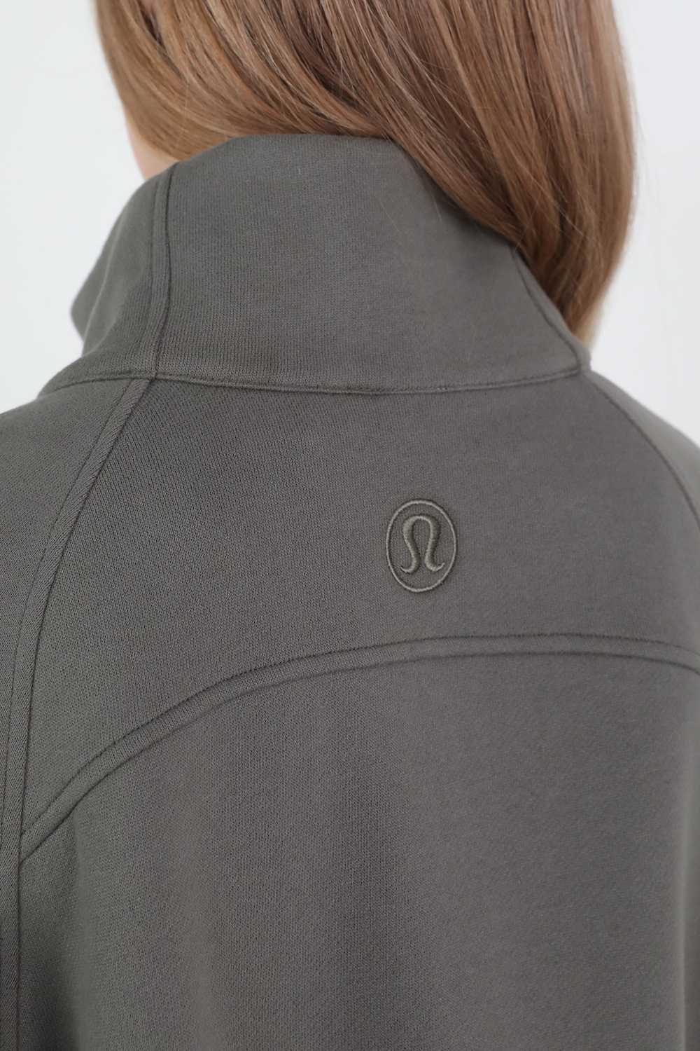 תמונת תקריב דוגמן של Scuba Oversized Funnel-Neck Full Zip LULULEMON