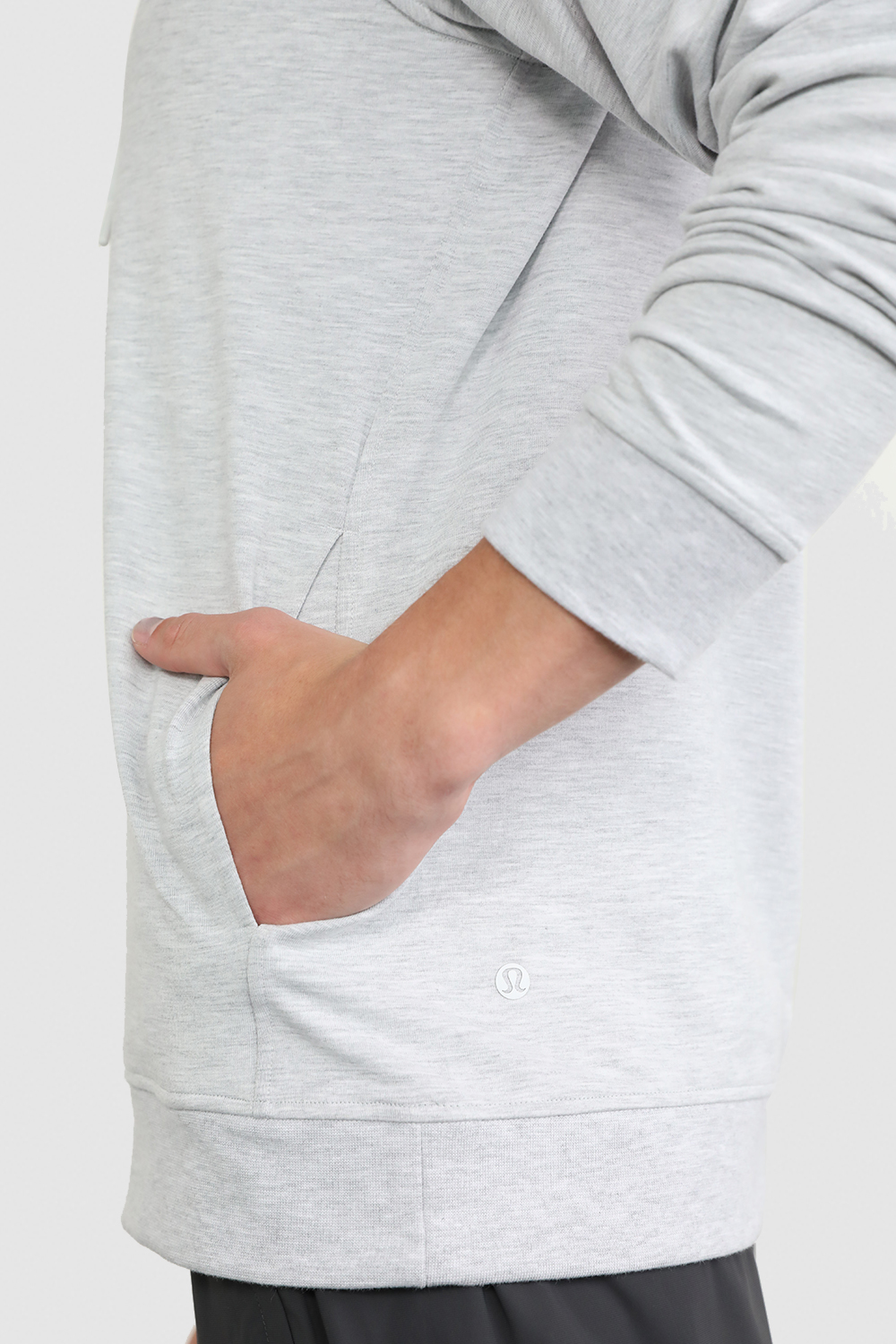 תמונת תקריב דוגמן של City Sweat Pullover Hoodie