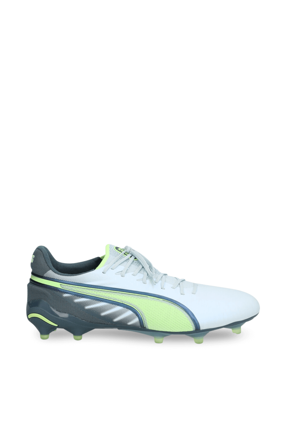 תמונה קידמית של נעלי כדורגל קינג PUMA