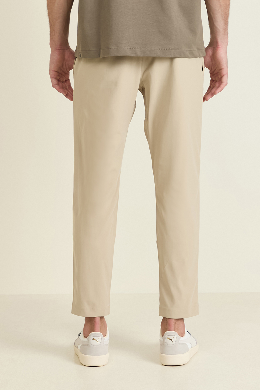 תמונת דוגמן אחורית של ABC Slim-Fit Trouser 30"L LULULEMON