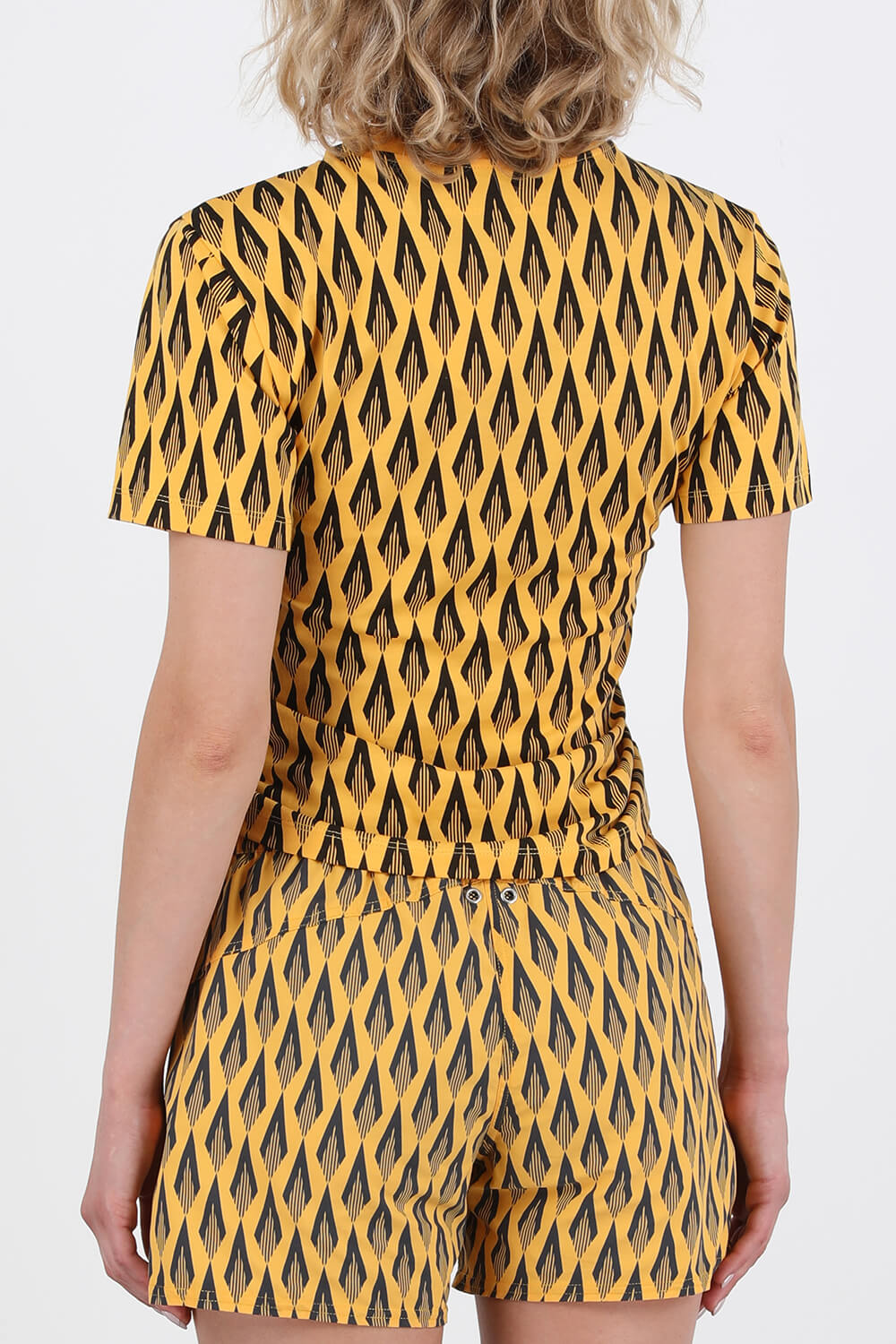 תמונת דוגמן אחורית של Ciao Paco Shirt in Yellow