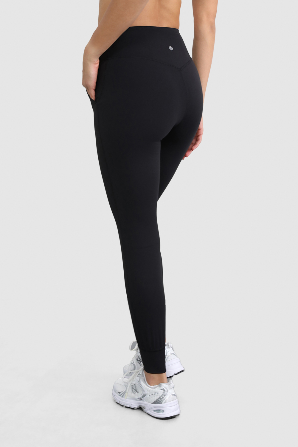 תמונת דוגמן אחורית של Align™ High-Rise Jogger