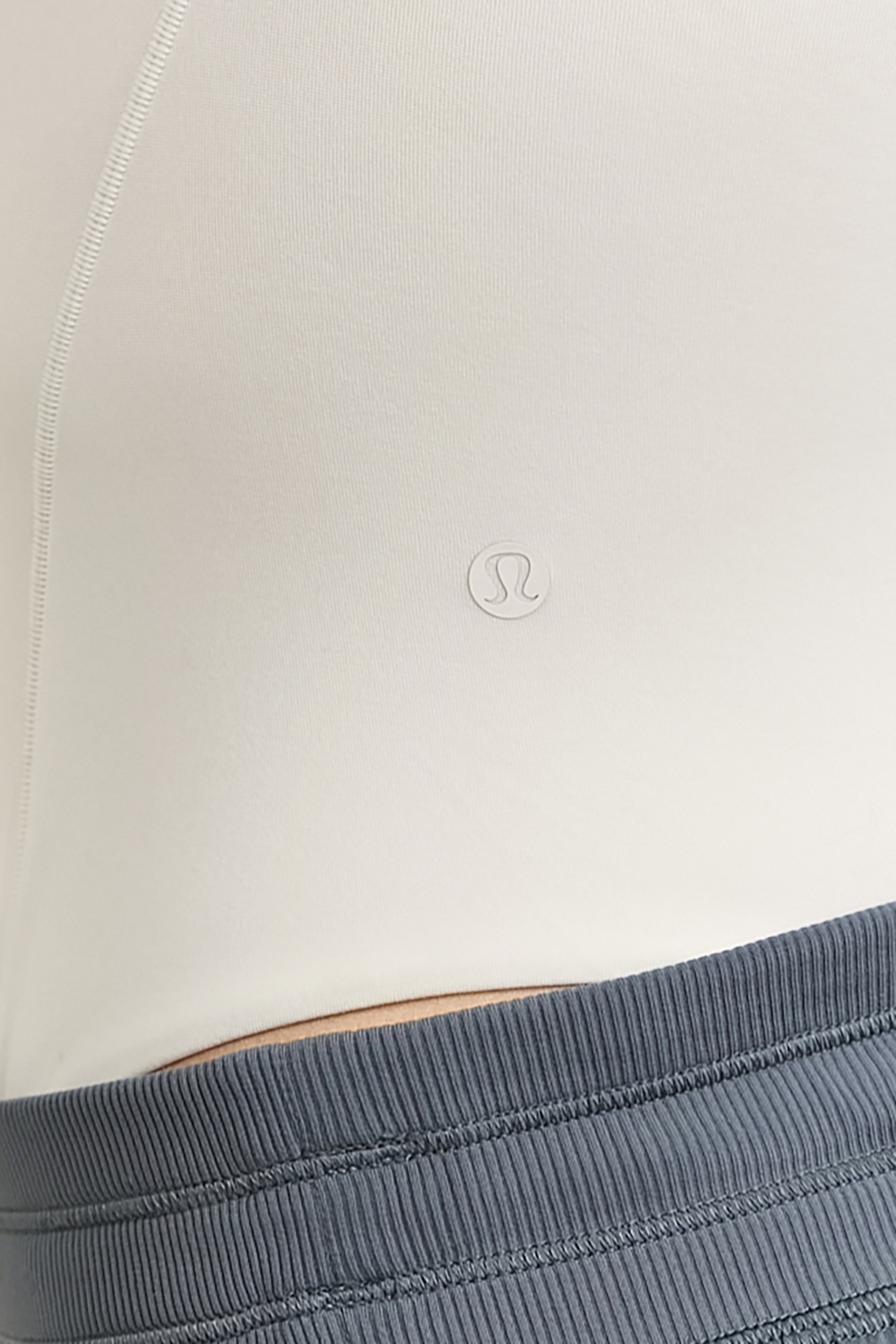 תמונת תקריב דוגמן של Nulu Square-Neck Long-Sleeve Bodysuit LULULEMON