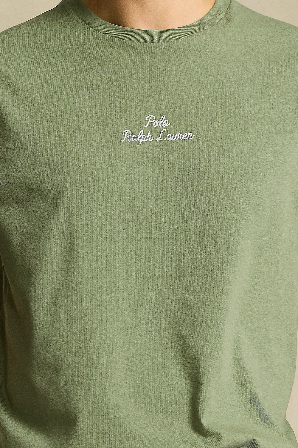 תמונת תקריב דוגמן של חולצת טי POLO RALPH LAUREN