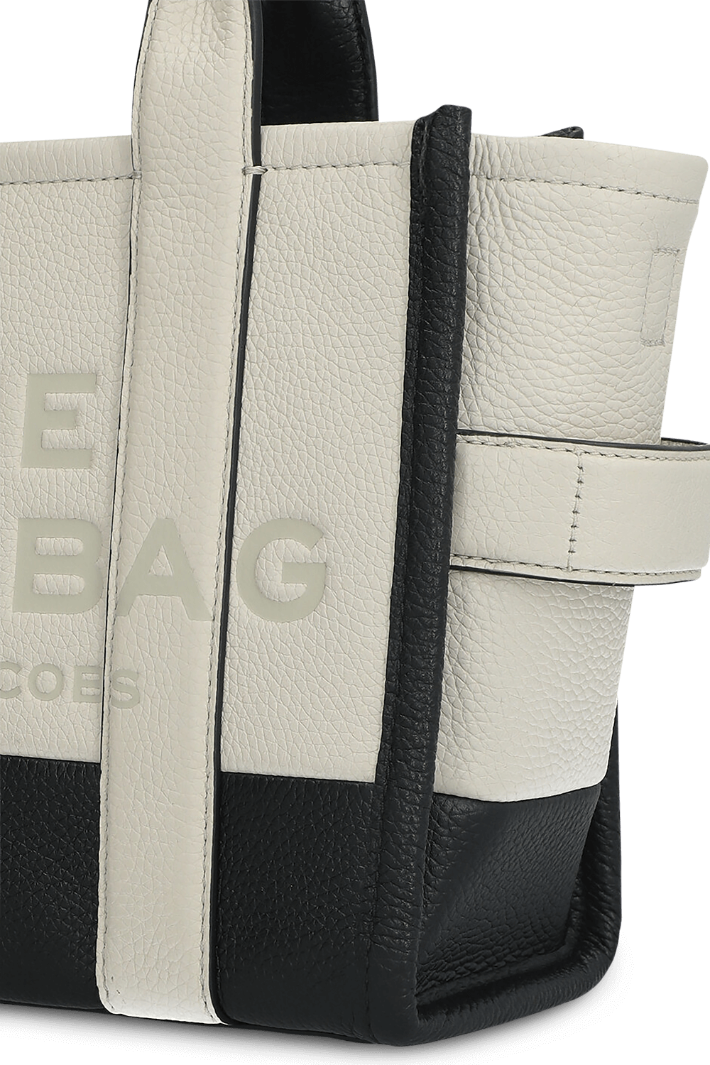 תמונת תקריב של תיק נשיאה טוט בגודל סמול MARC JACOBS