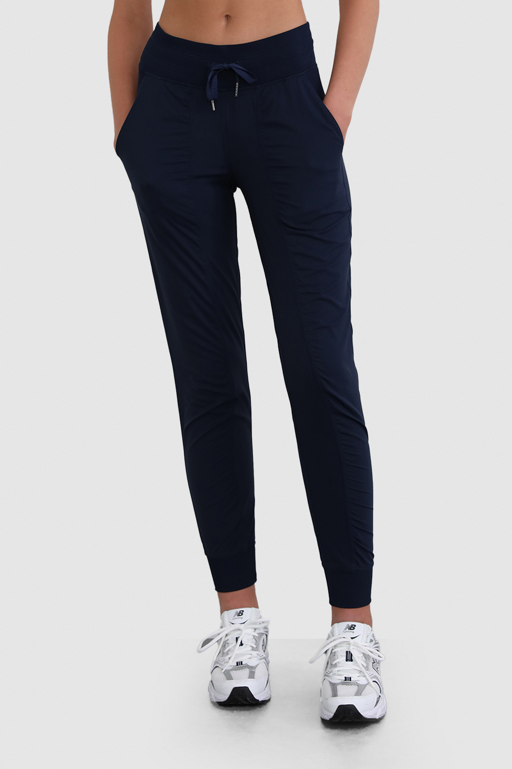 תמונת דוגמן קידמית של Dance Studio Mid-Rise Jogger