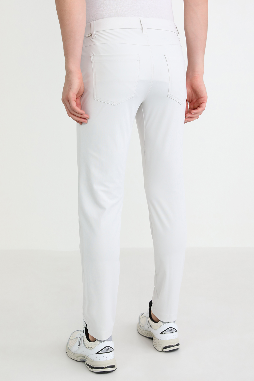 תמונת דוגמן אחורית של ABC Classic Fit Pant 32
