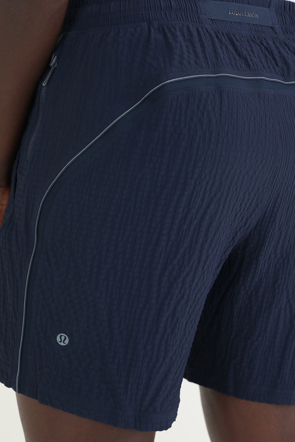 תמונת תקריב דוגמן של Pace Breaker Linerless Short 7 LULULEMON