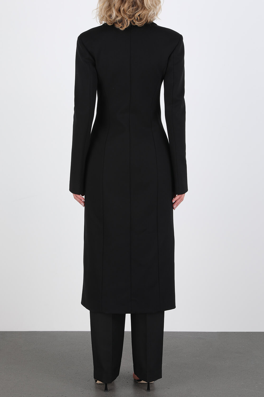 תמונת דוגמן אחורית של Cappotto Long Coat in Black