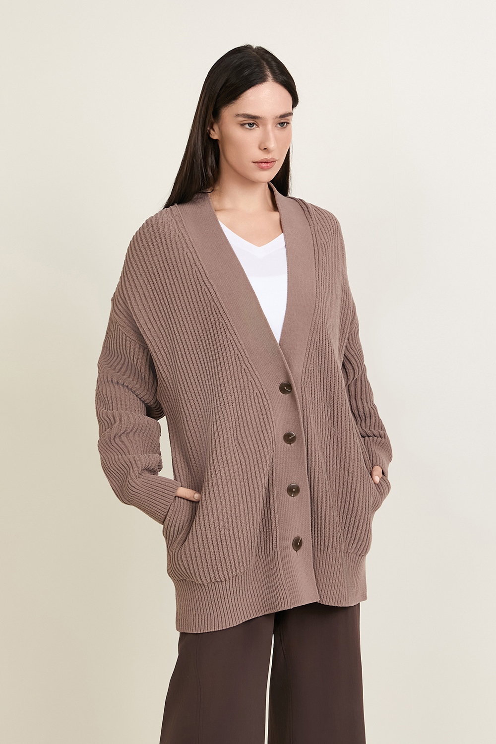 תמונת דוגמן קידמית של Knit Button-Front Cardigan LULULEMON