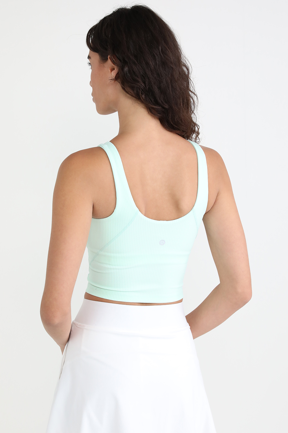 תמונת דוגמן אחורית של Align™ Ribbed High Neck Tank