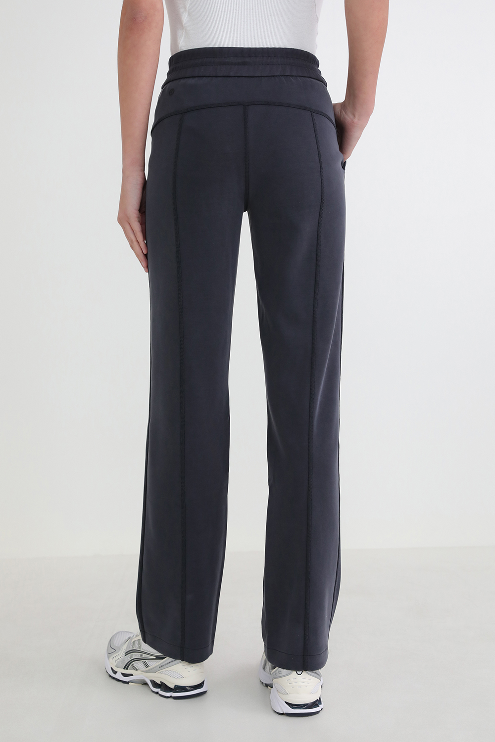 תמונת דוגמן אחורית של Softstreme High-Rise Pant LULULEMON
