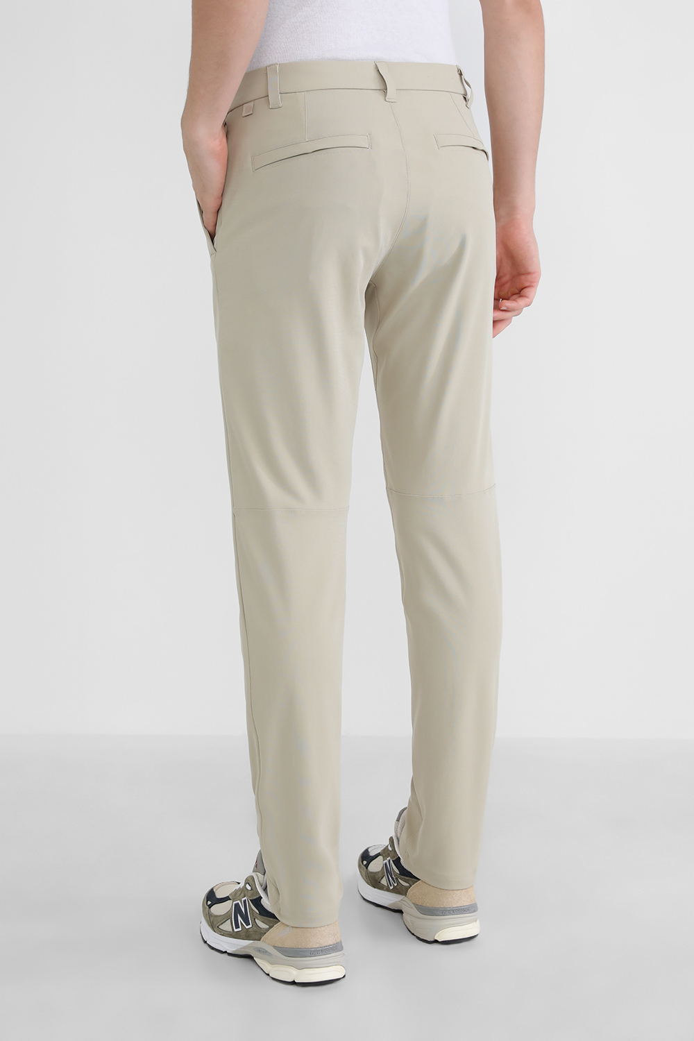תמונת דוגמן אחורית של Commission Pant Classic 32"L