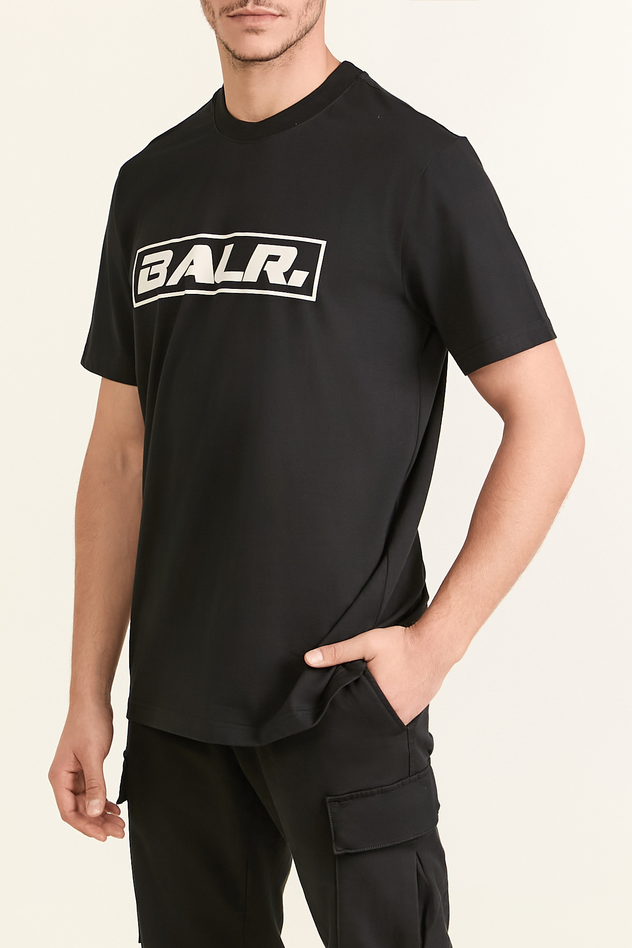 תמונת דוגמן קידמית של חולצת טי BALR