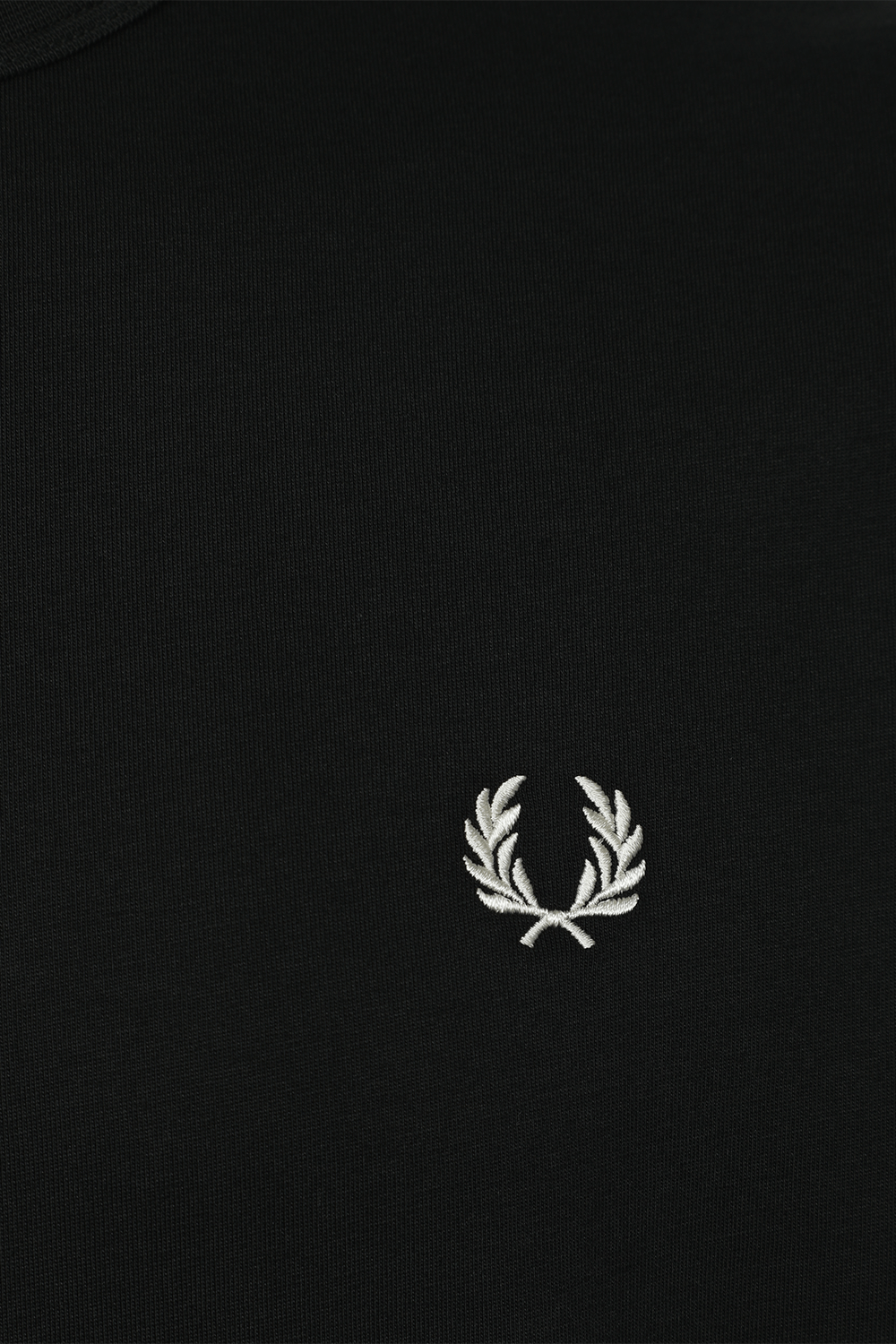 תמונה אחורית של חולצת סלים טי FRED PERRY