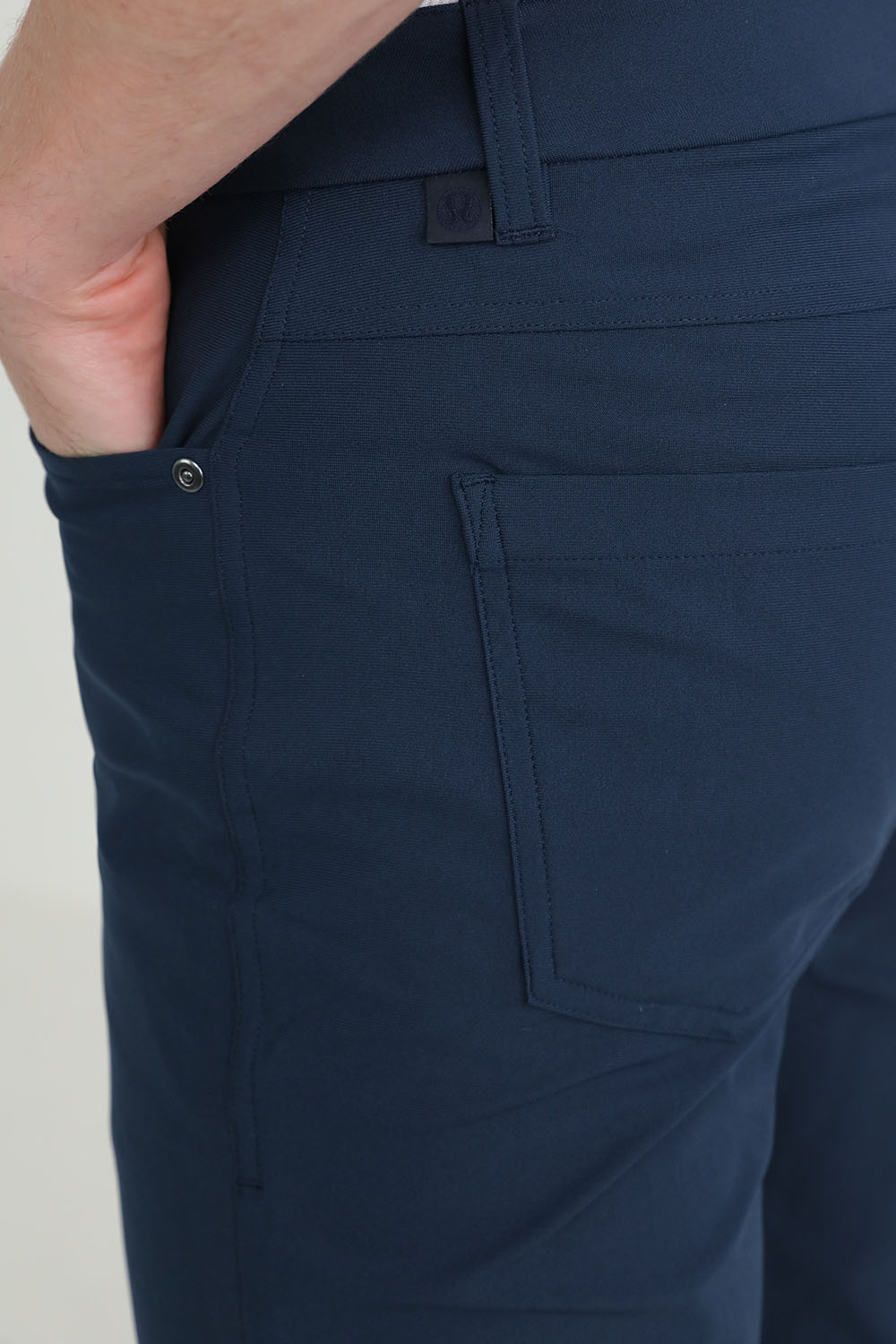 תמונת תקריב דוגמן של ABC Pant Classic 32" Recwarp Updated