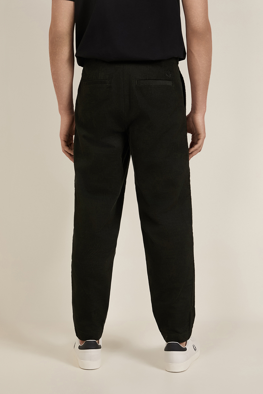 תמונת דוגמן אחורית של מכנסיים ארוכים FRED PERRY