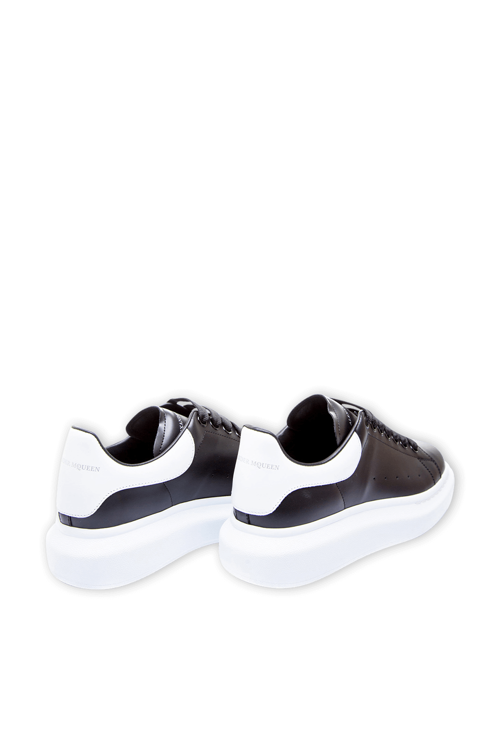 תמונת פנים של נעלי סניקרס אוברסייז ALEXANDER MCQUEEN