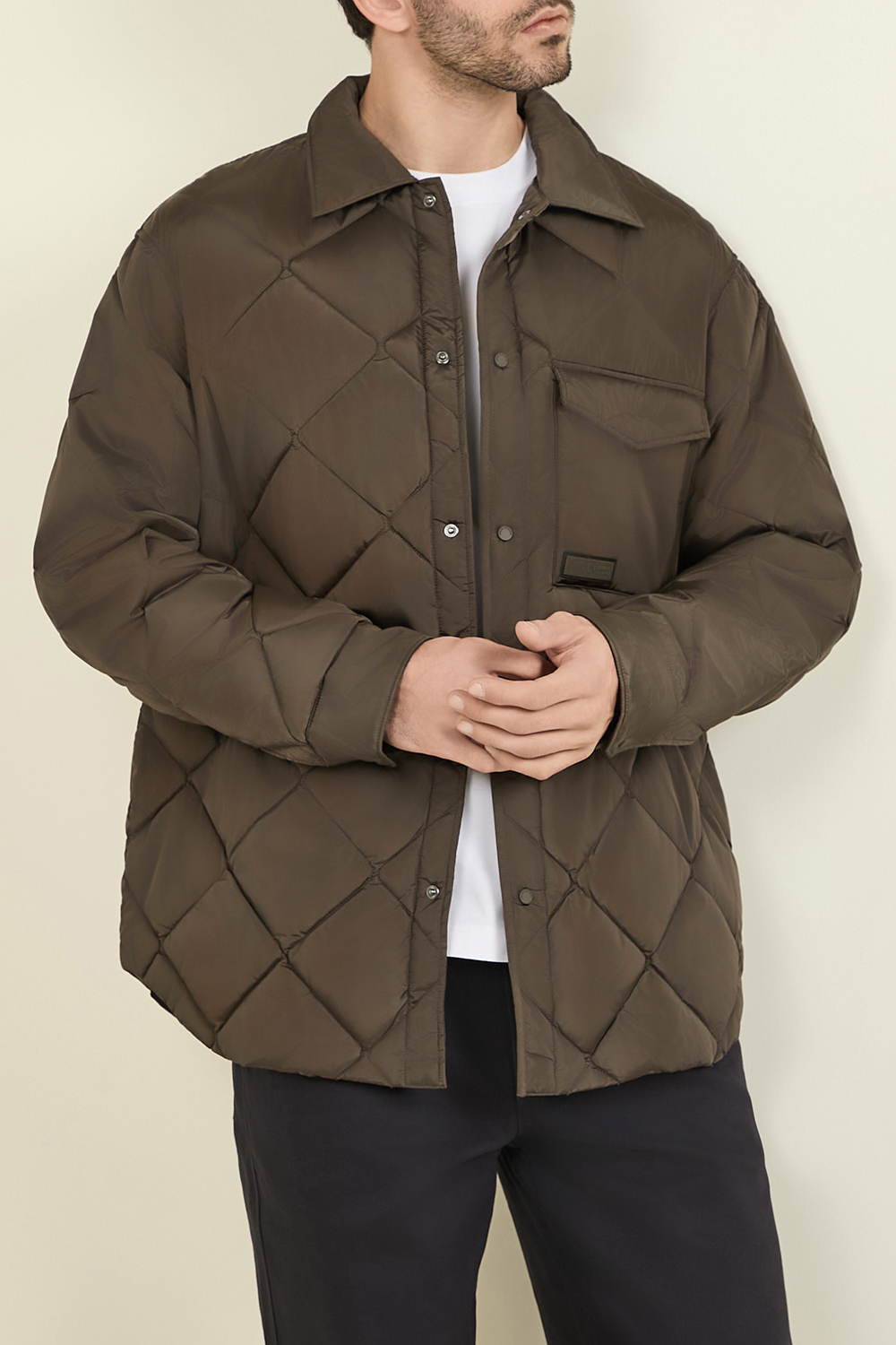 תמונת דוגמן קידמית של ז'קט קווילט ARMANI EXCHANGE
