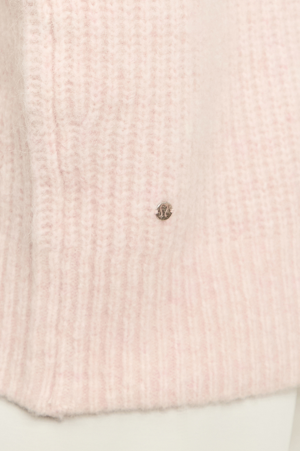 תמונת תקריב דוגמן של Alpaca Wool-Blend Funnel-Neck Sweater LULULEMON