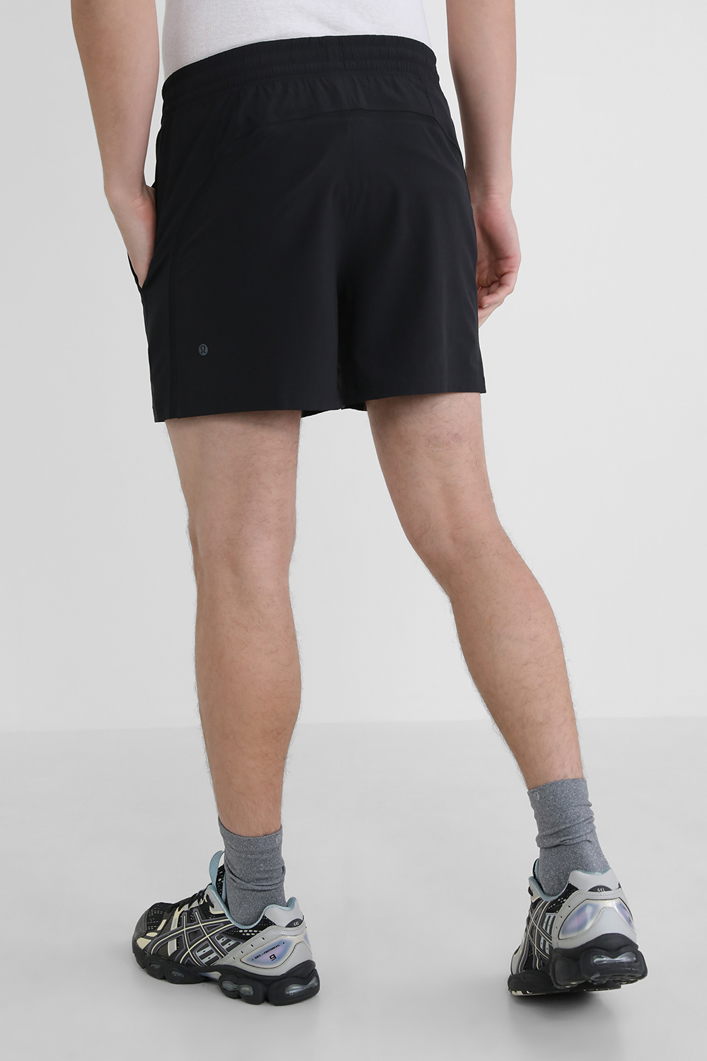 תמונת דוגמן אחורית של Pace Breaker Short LL "5