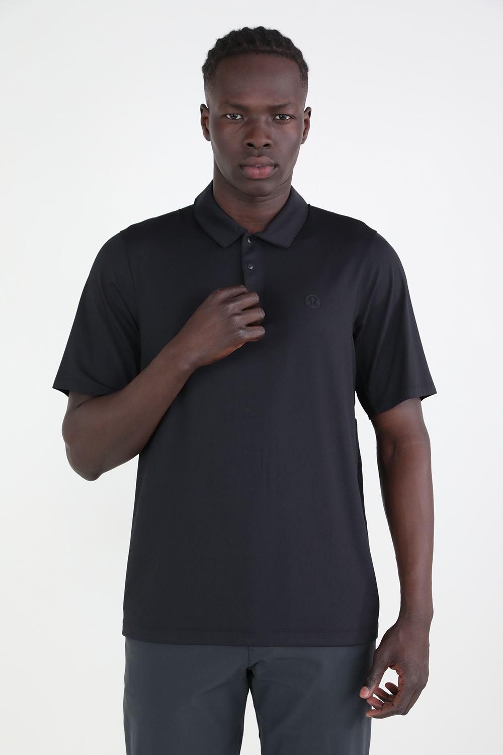 תמונת דוגמן קידמית של Logo Sport Polo Short Sleeve LULULEMON