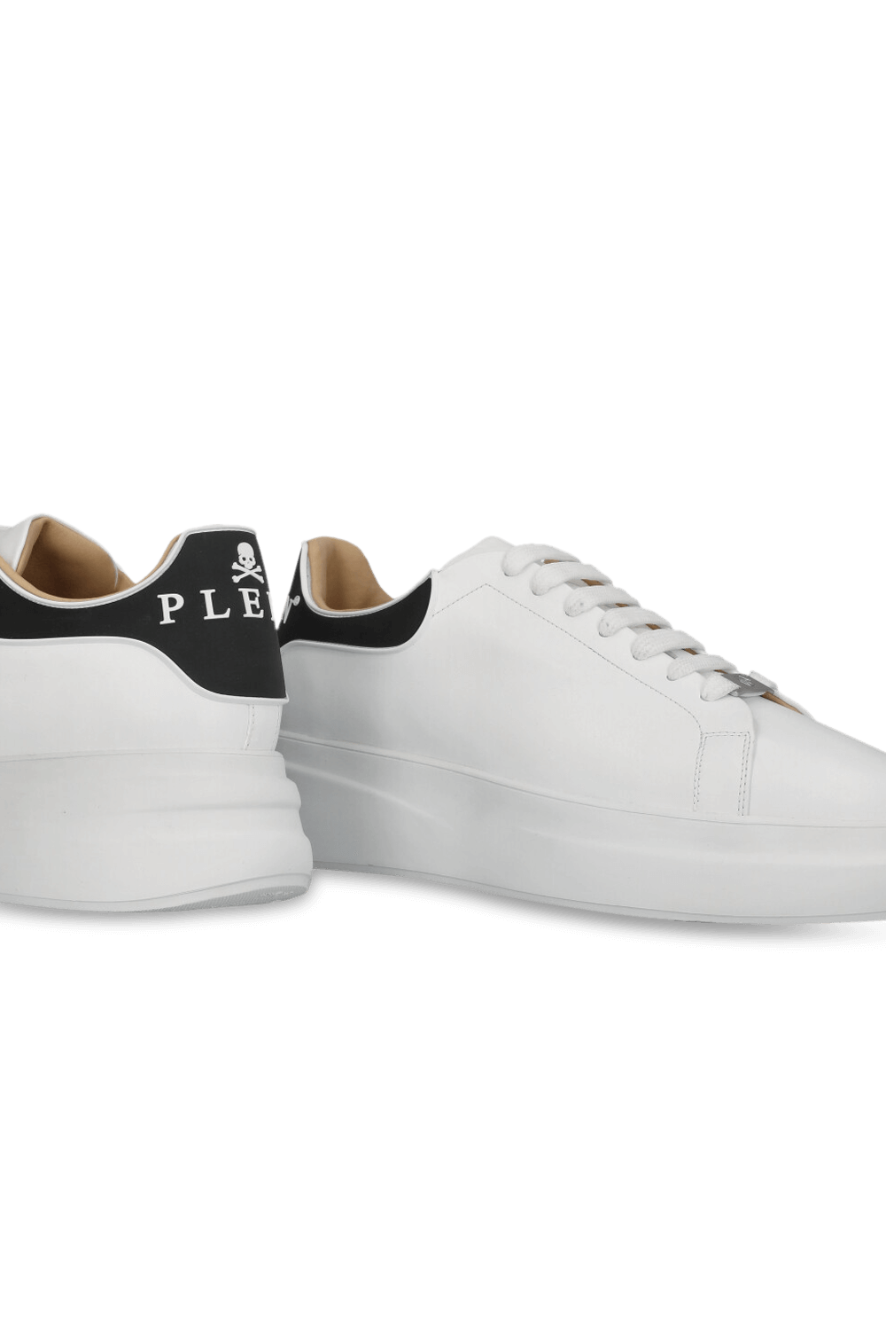 תמונת תקריב של נעלי סניקרס פלטפורמה PHILIPP PLEIN