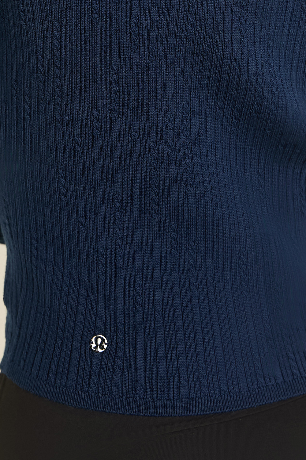 תמונת תקריב דוגמן של Ribbed Merino Wool Collared Sweater LULULEMON